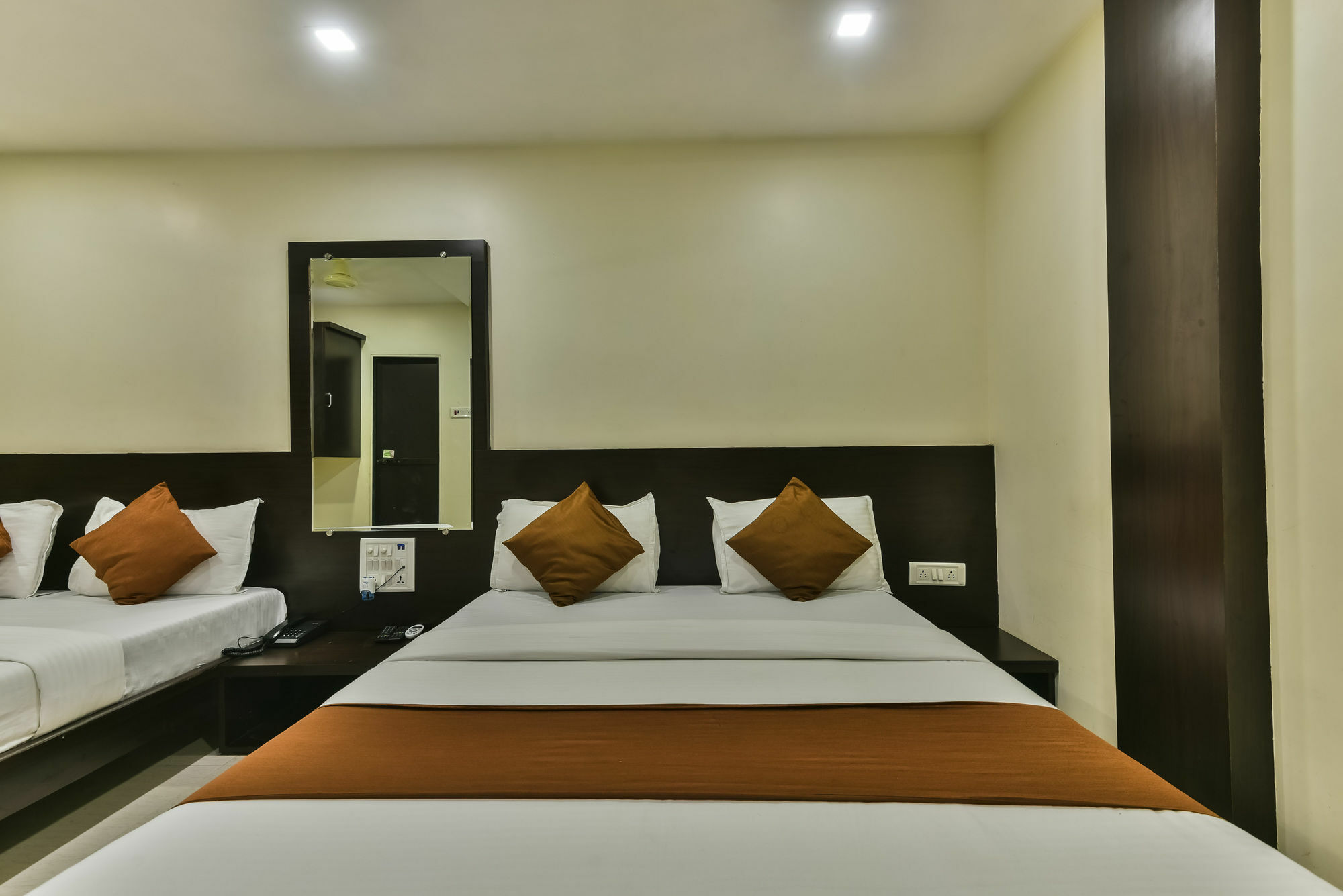 Hotel Guestinn Residency Mumbai Luaran gambar